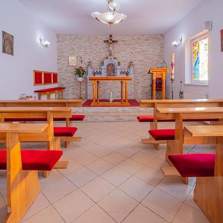 Nadmorski Dom Rekolekcyjny Mrzeżyno 外观 照片